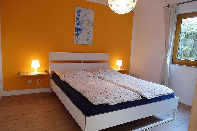 Munich Countryside Apartment A - S-Bahn train - nearby brewery village Aying