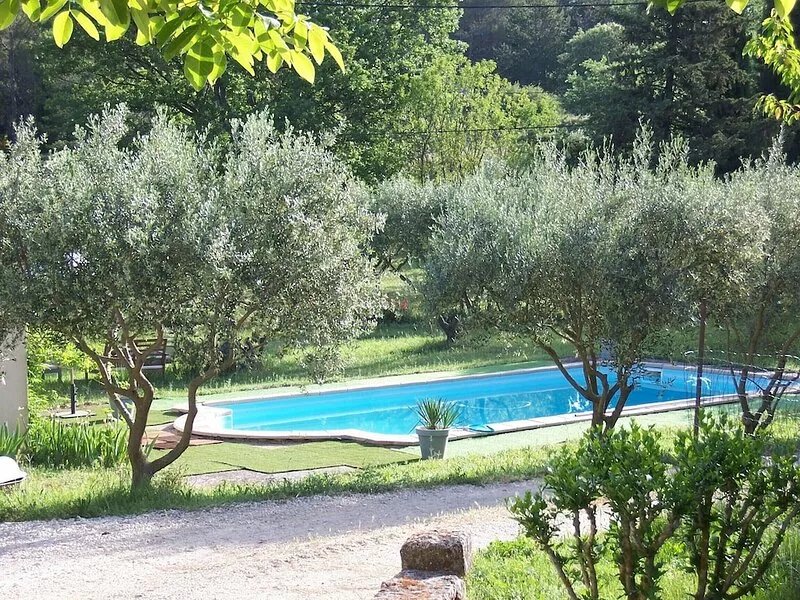 OUSTAOU DU GAYET, charming gîte with private pool