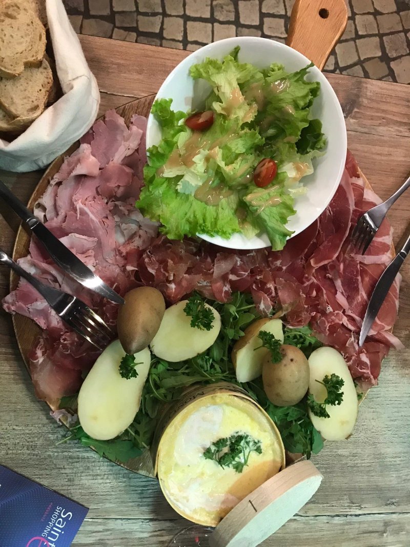 On Planche Sur l'Apero
