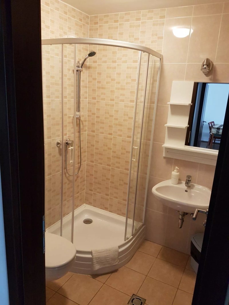 Adam Apartmanhaz