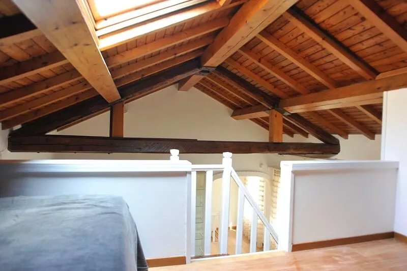 Spacious two-bedroom, two-bathroom apartment in old town, Biennale area