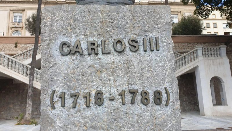 Escultura de Carlos III