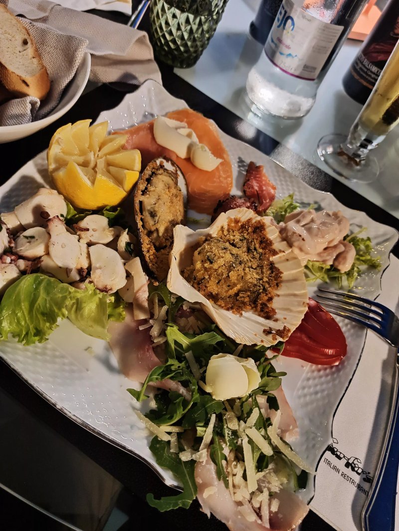 Surfer's Grill