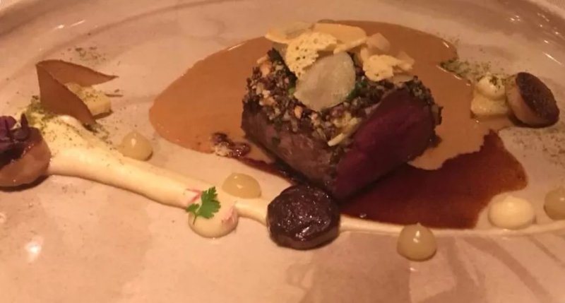 LOUIS Restaurant