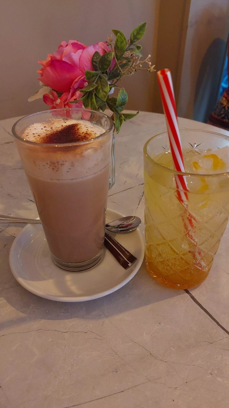 Cafe 10
