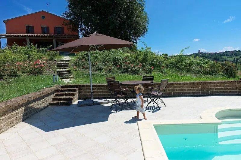 Villa with Pool very close to the Sea