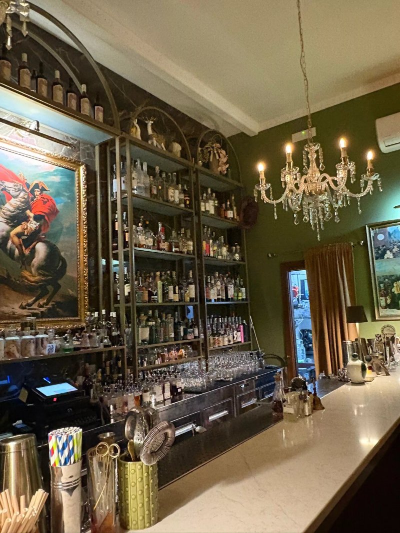 Art Retro Cocktail Bar