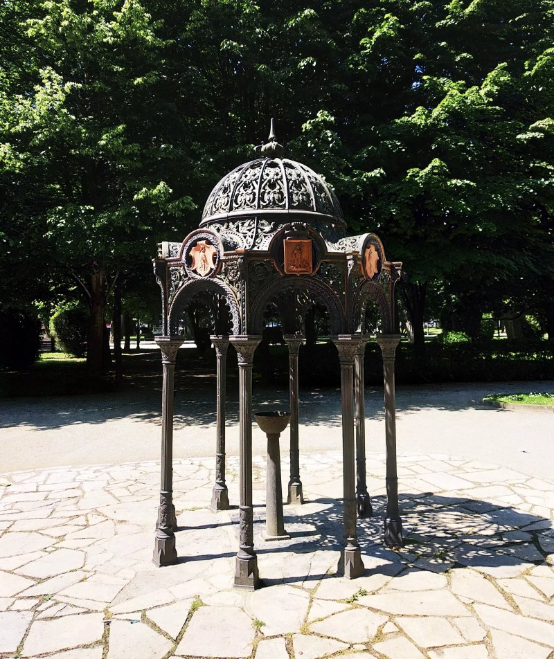 Fuente modernista