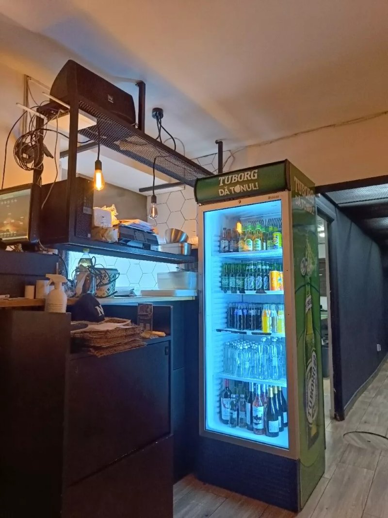 The Millenial Burger Victoriei