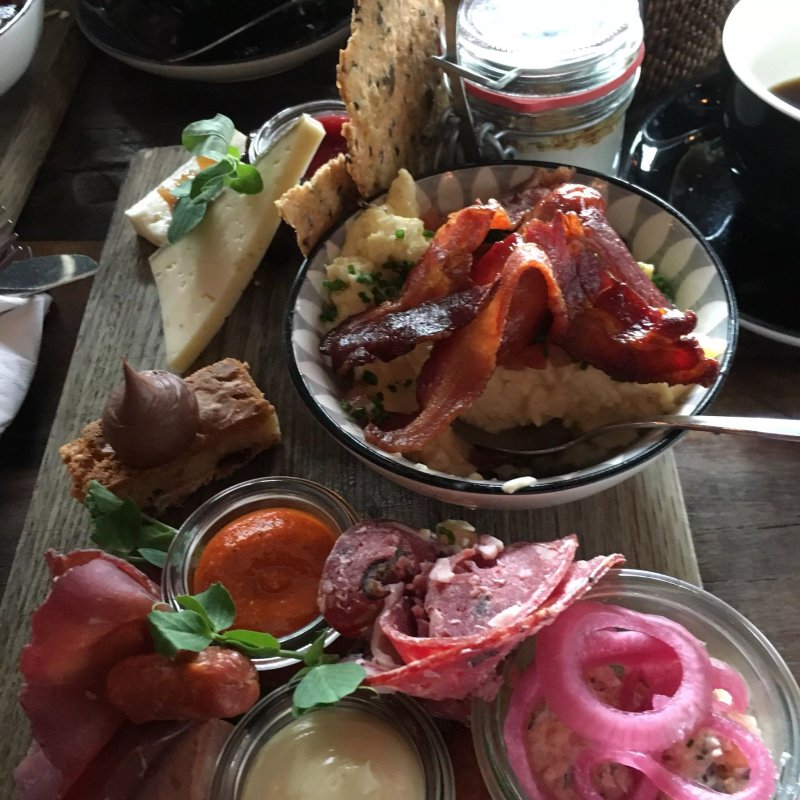 Corfitz Restaurant and bar
