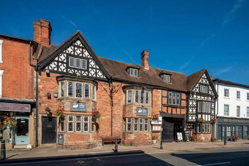 The White Swan Hotel And Stoneaged Restaurant