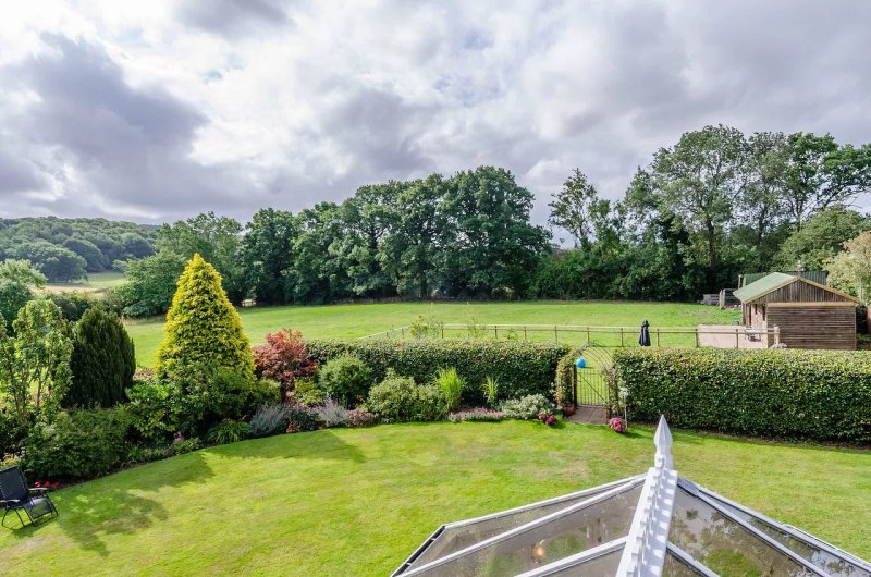 Queenswood Bed & Breakfast