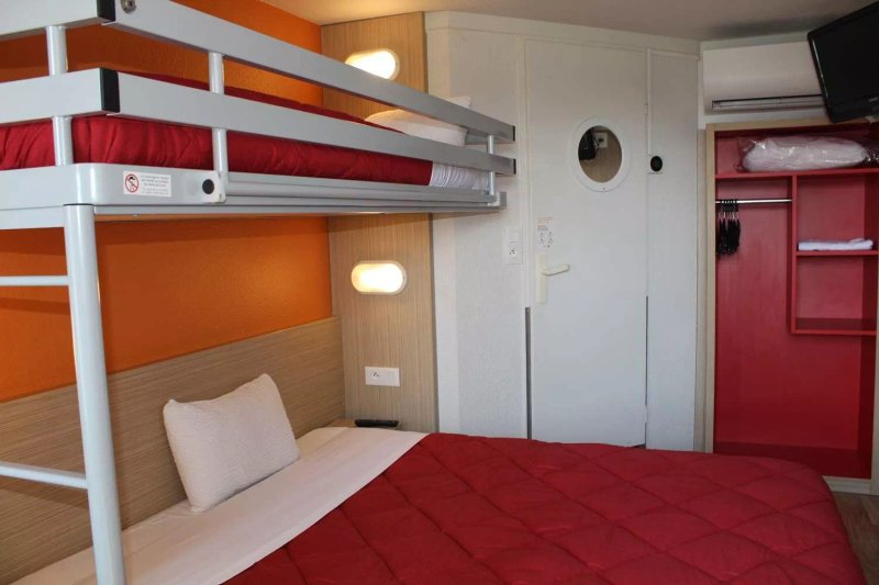 Première Classe Saint-Quentin-en-Yvelines Hotel