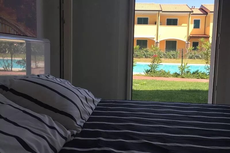directly on the sea new apartment with garden and swimming pool