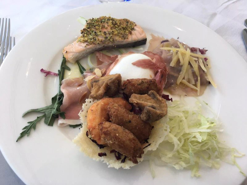 L'Isola di Pazze Restaurant