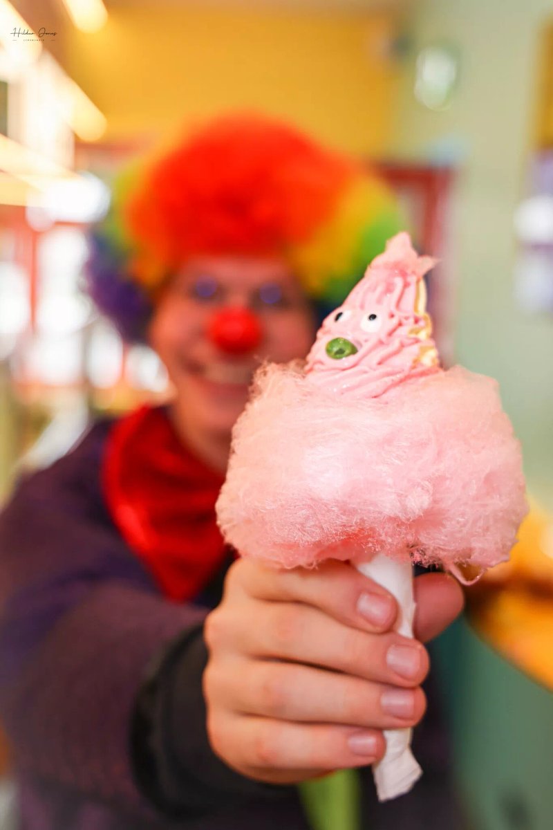 GROOVIS ICE CREAM & DONUTS