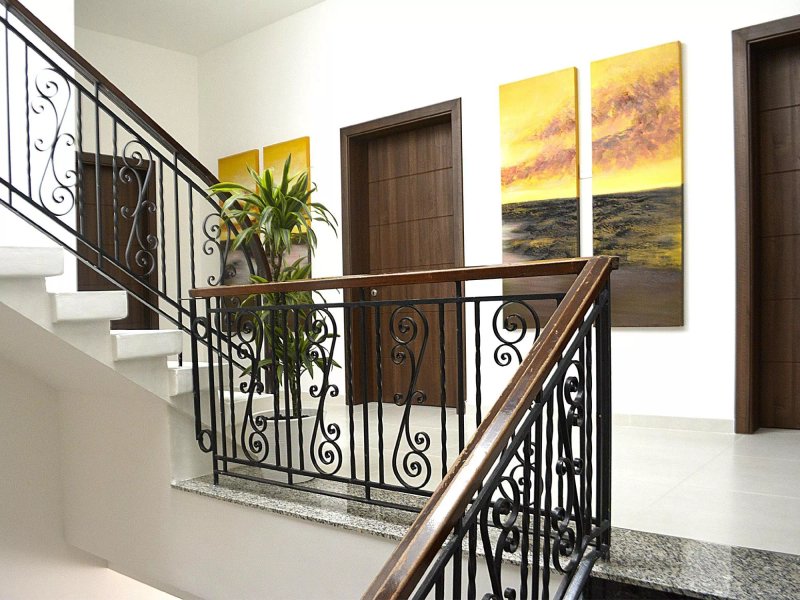 8 Villa