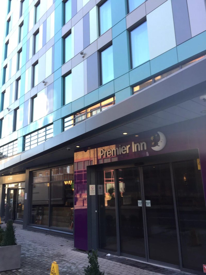 Premier Inn London Wimbledon (Broadway) hotel