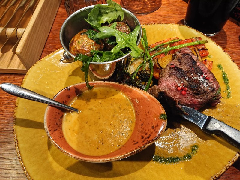 Restaurant & Bar Roast