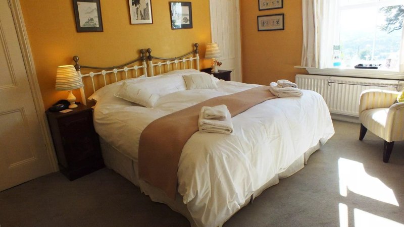 Dowfold House Bed & Breakfast