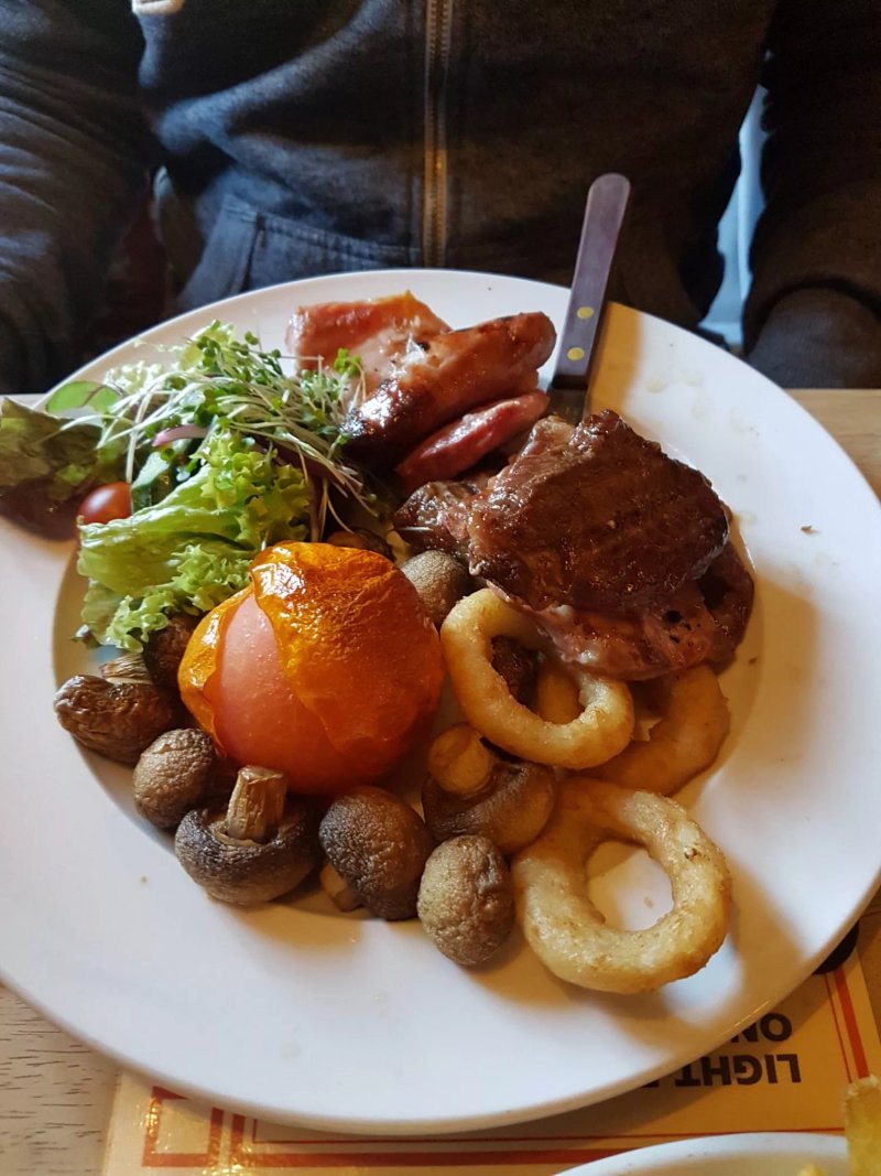 Half Moon Inn and Country Lodge