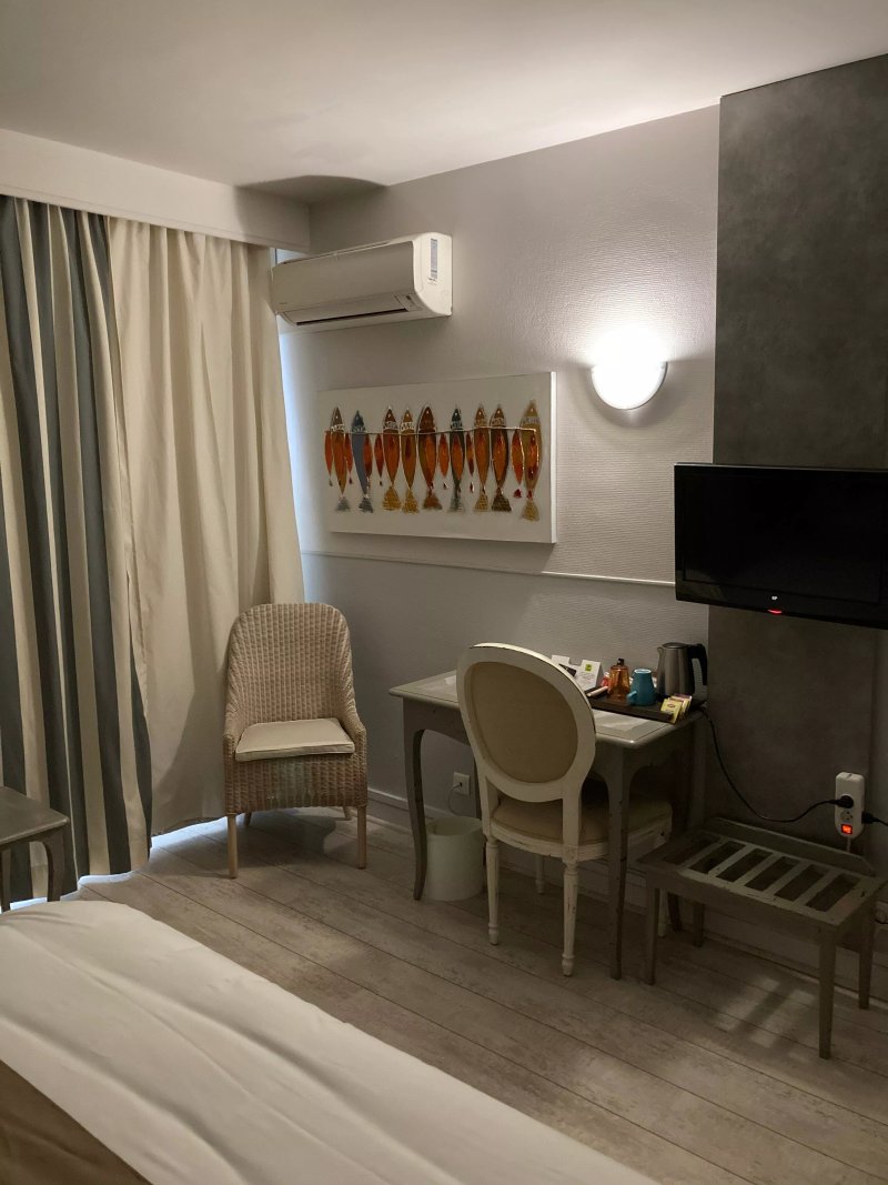Les Aubuns Country Hôtel