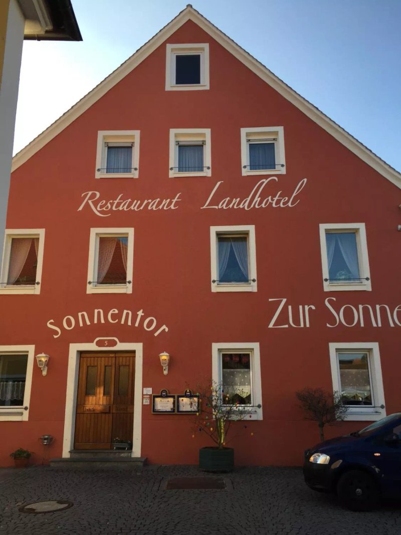 Zur Sonne