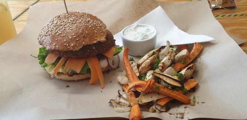 Carmnik Kantyna Bar & Grill