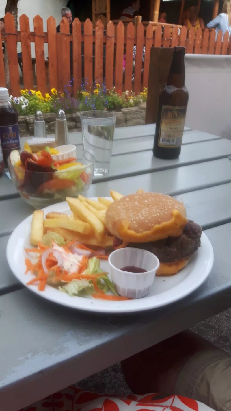 Danno's Bar & Restaurant
