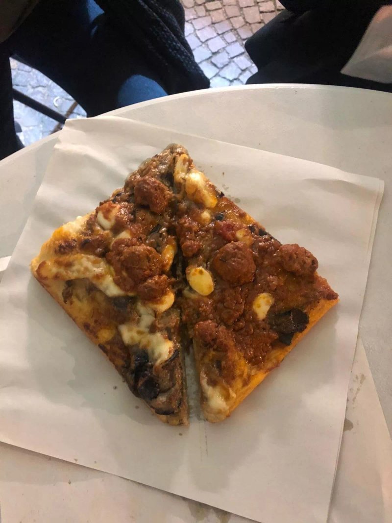 Porzioni Di Pizza - Vomero