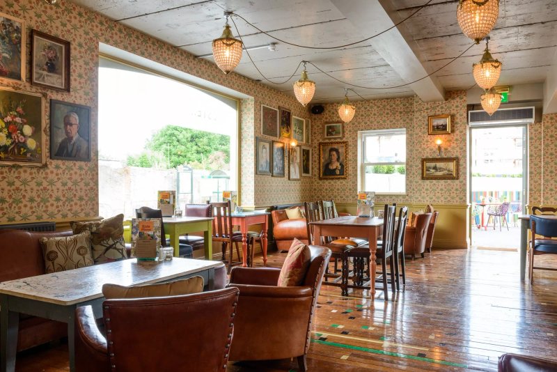 Estero Lounge