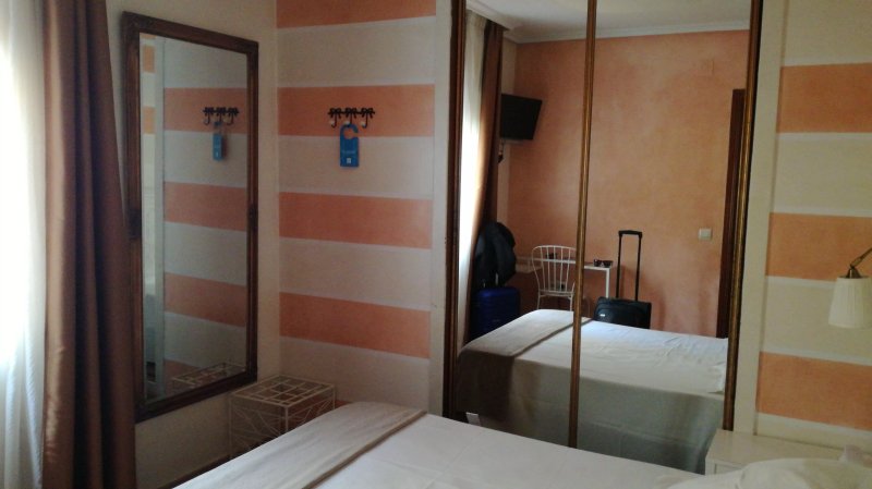YIT Puerta Bisagra