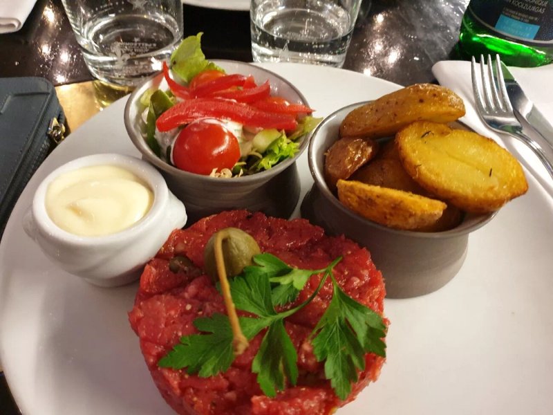 Victor Bozar Cafe