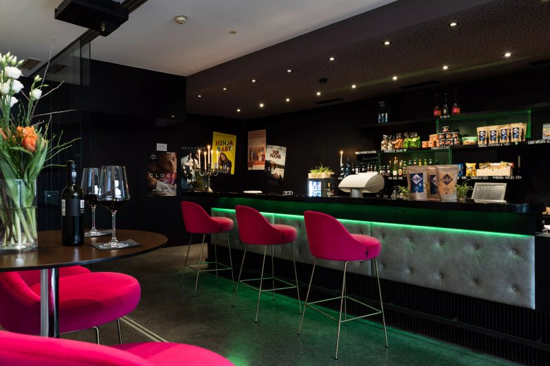 GUK Restaurant/Bar/Kino
