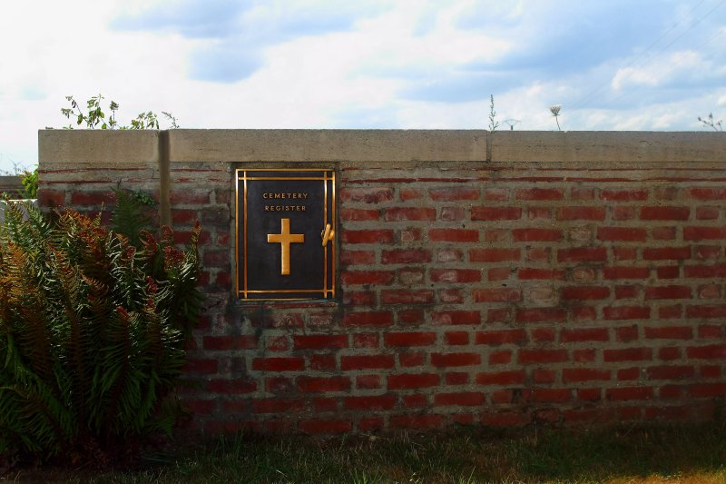 Crest Cemetery
