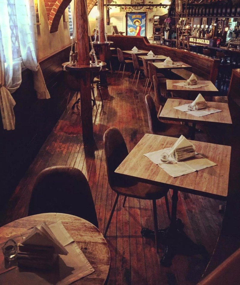 Gol D. Roger Pub