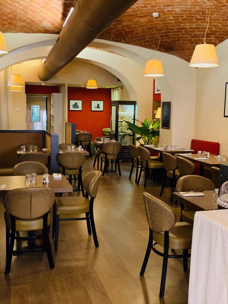 Met Cafe Brasserie