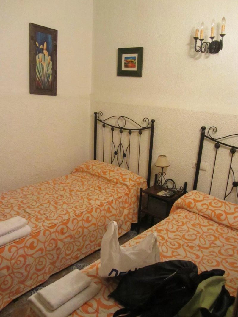 Hostal Vincent Van Gogh