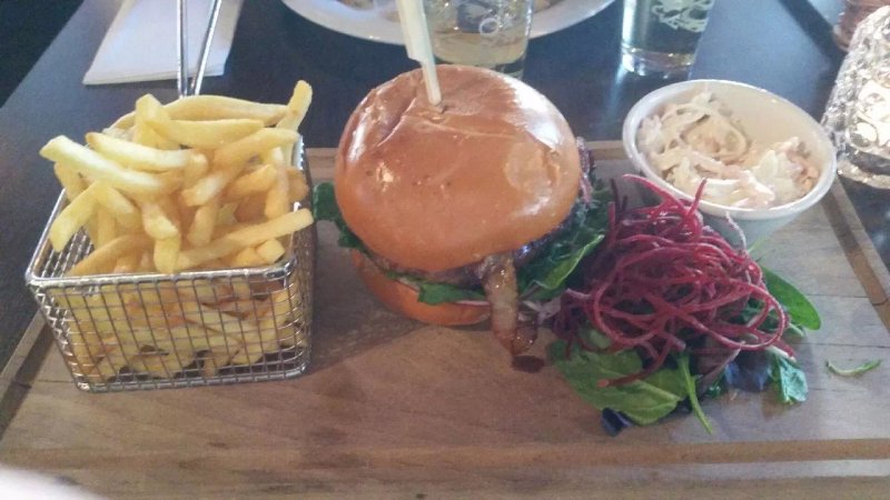 Neverland Pub Et Restaurang