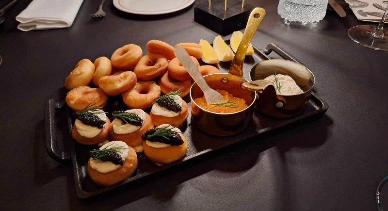 Vinland Brasserie, Ambassaden