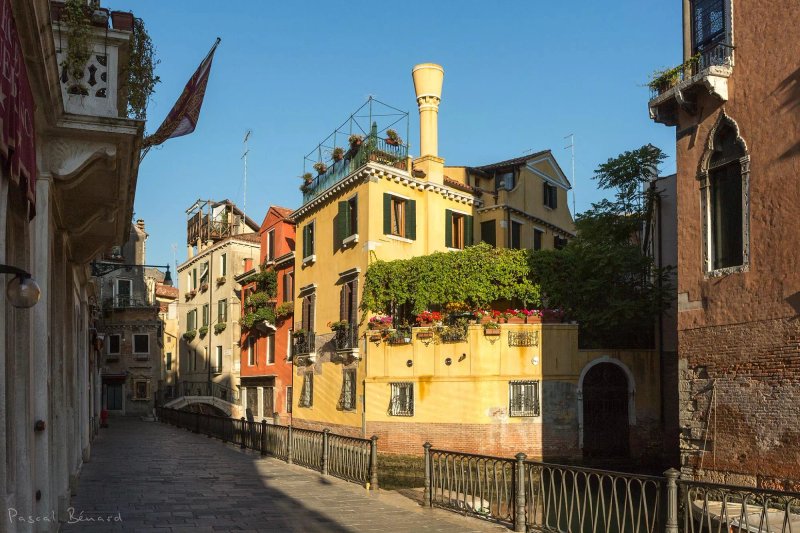 Residenza de l'Osmarin Suites Guesthouse