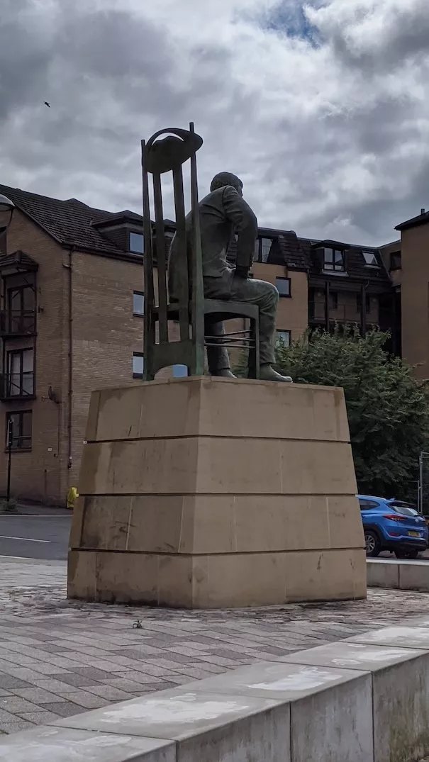 Charles Rennie Mackintosh Statue