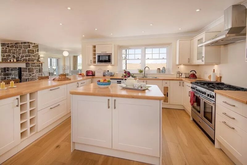 MILL DOWRIE - stunning barn conversion, 4 bedroom, ideal for families & friends