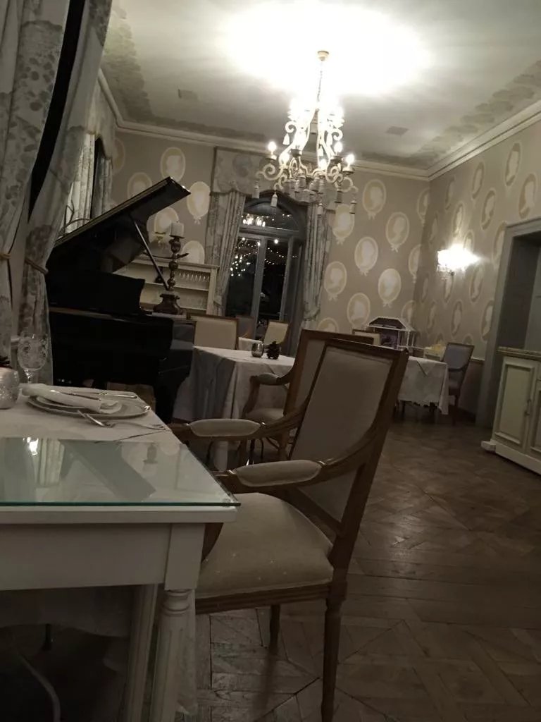 Piano Nobile Restaurant at Chateau Mcely