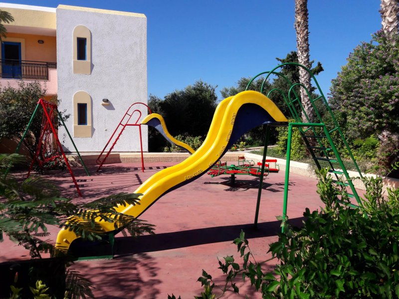 Chrysoula Hotel & Apartments