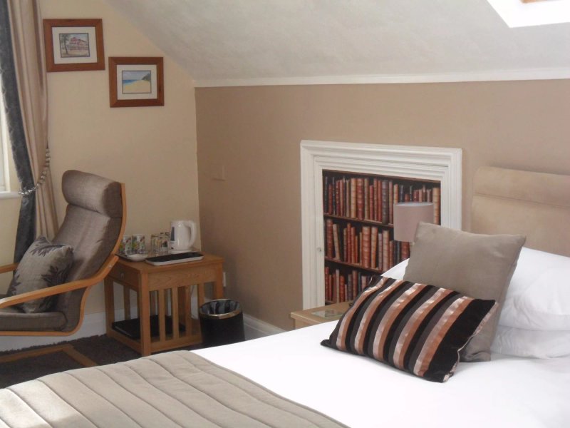 Cleave Court Bed & Breakfast