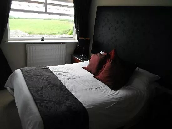 The Hawk & Buckle Inn