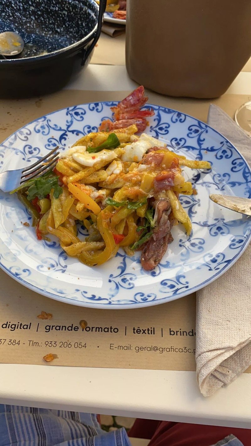 Joana Come a Tapa