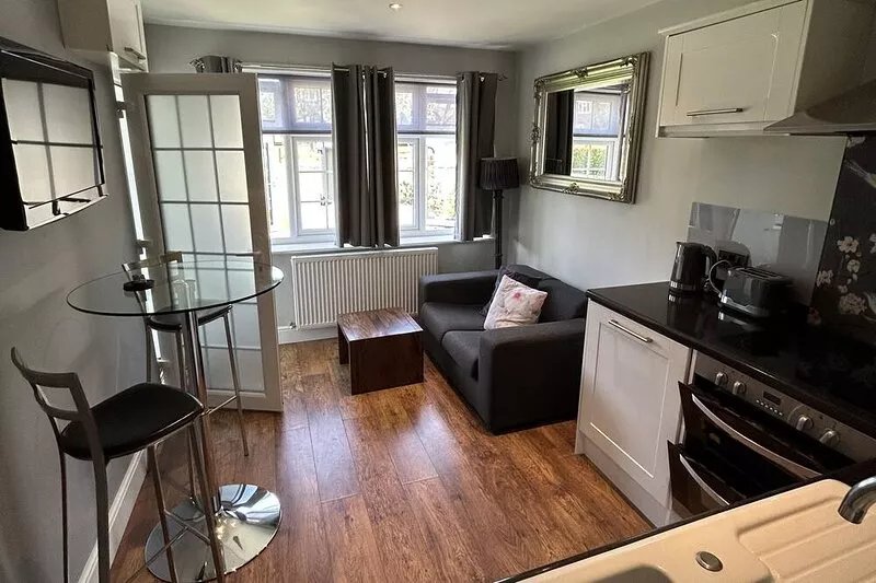 Enfield Studio Guest Suite