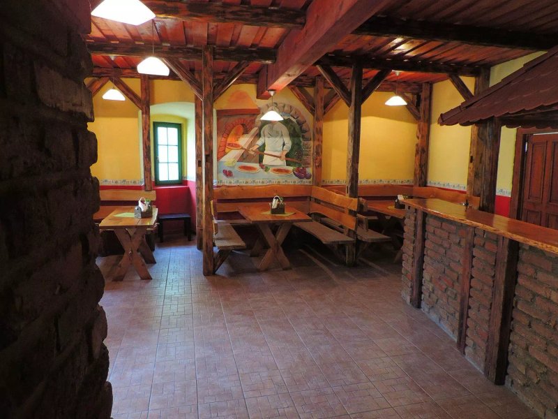 6/4 Restaurant and Pizza